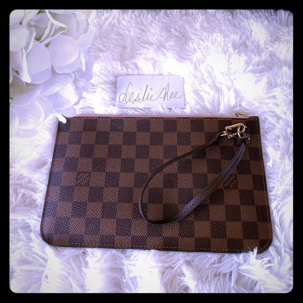 💯 Authentic Neverfull Pouch Rose Ballerine.💗❤️